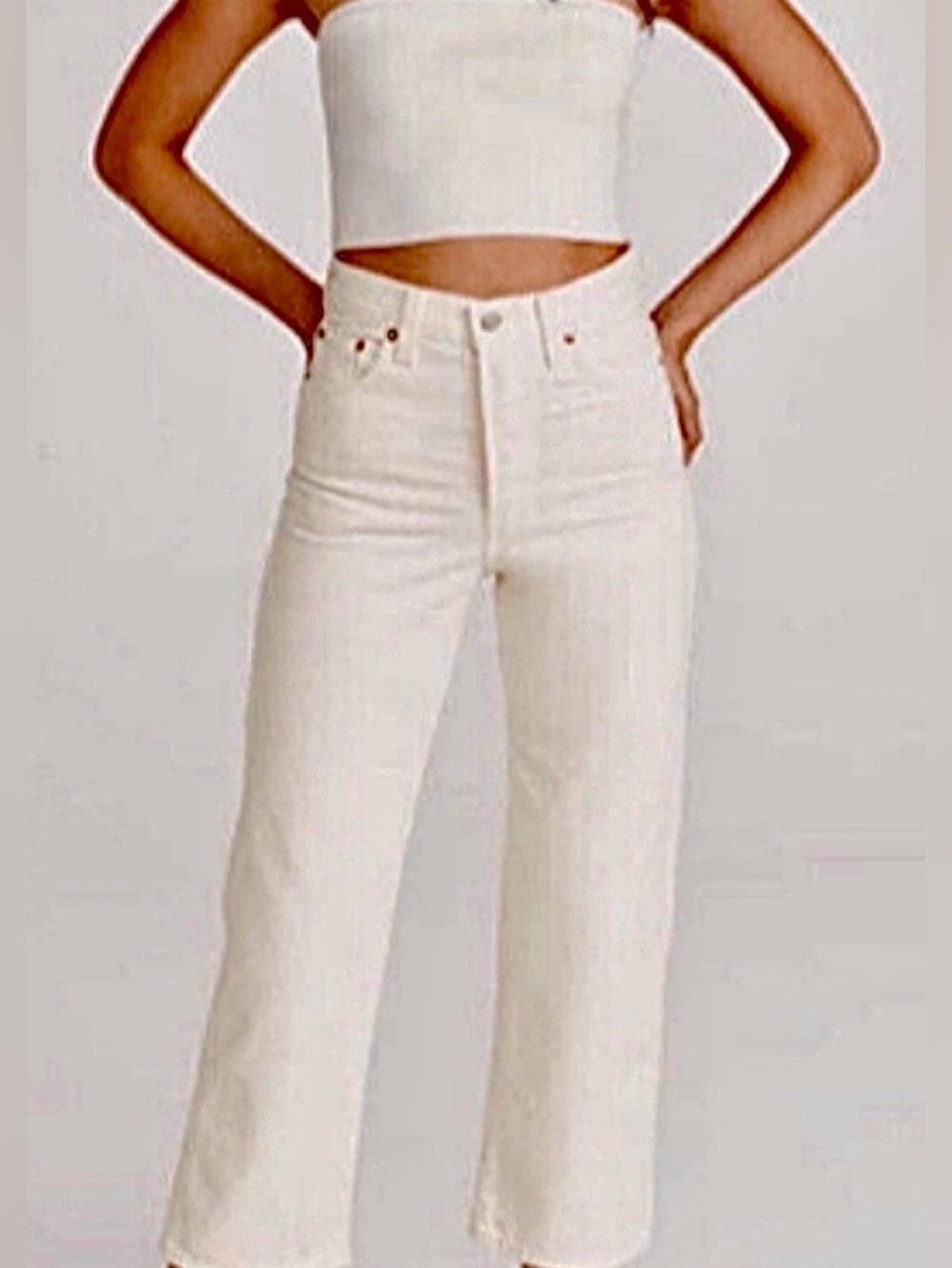 Real Levi’s Ribcage Super High Rise 70s Rear Chevron V Stitching-Button Fly - Picture 8 of 16